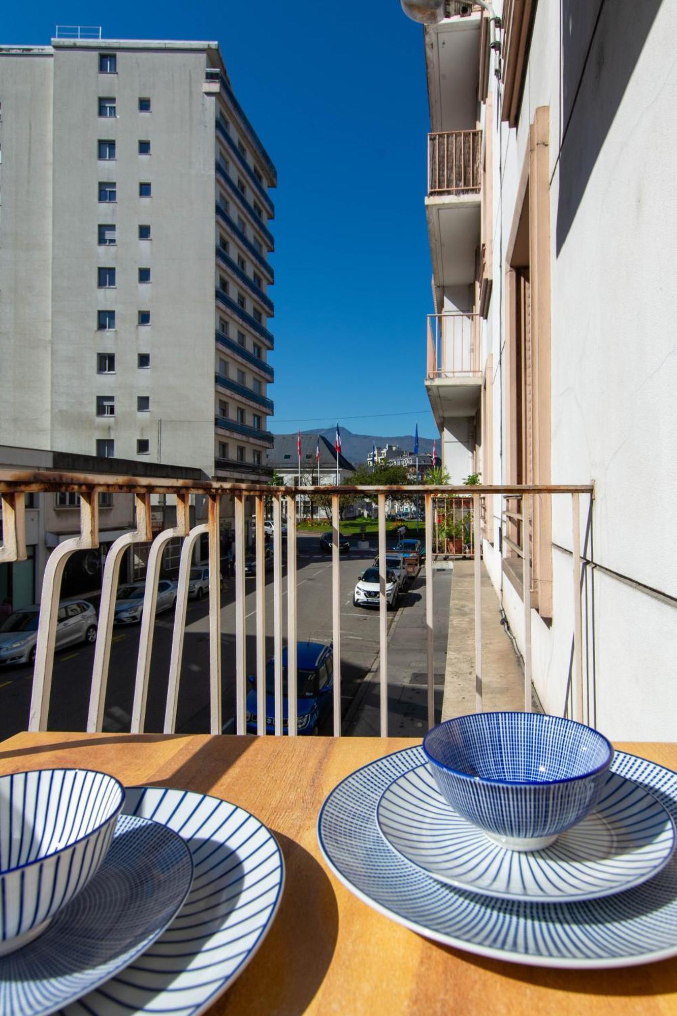 Appartement T3 Gare De Chambery Centre Ville Exterior photo