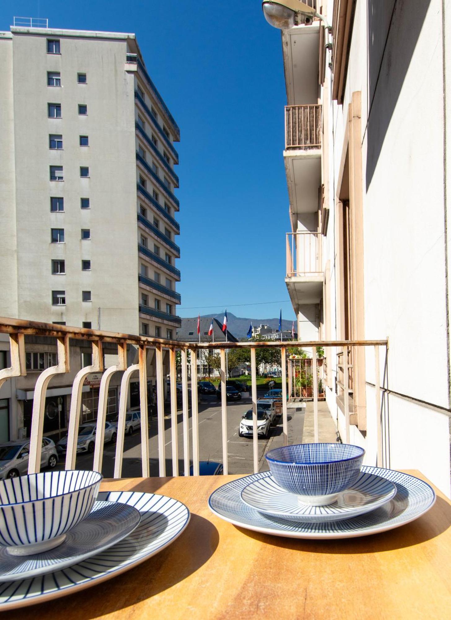 Appartement T3 Gare De Chambery Centre Ville Exterior photo